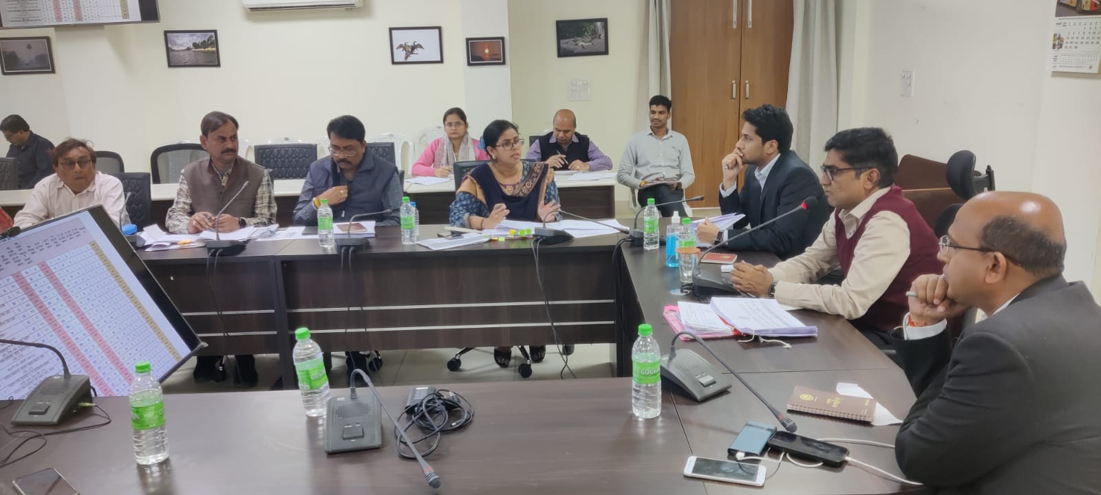 महापौर भार्गव के निर्देश पर धर्मशाला, गार्डन, संस्थानो तथा मकानों पर बकाया राशि होने पर राजस्व विभाग ने किया सील
