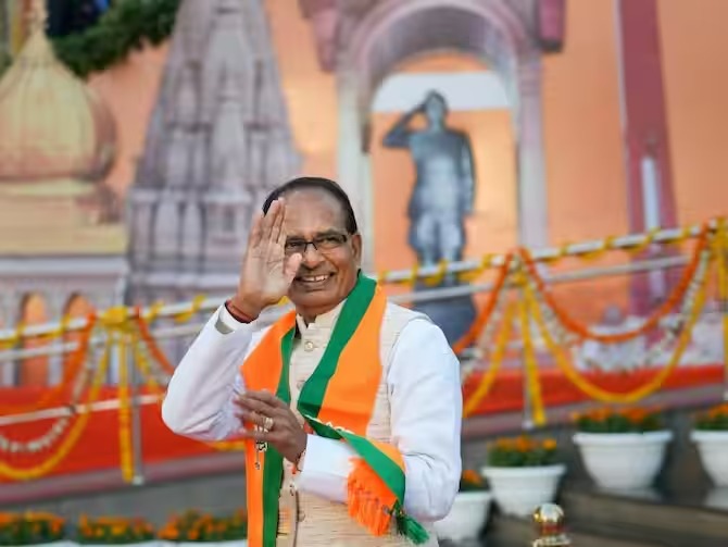 जरूरत विकास यात्रा नहीं, विश्वास यात्रा की है