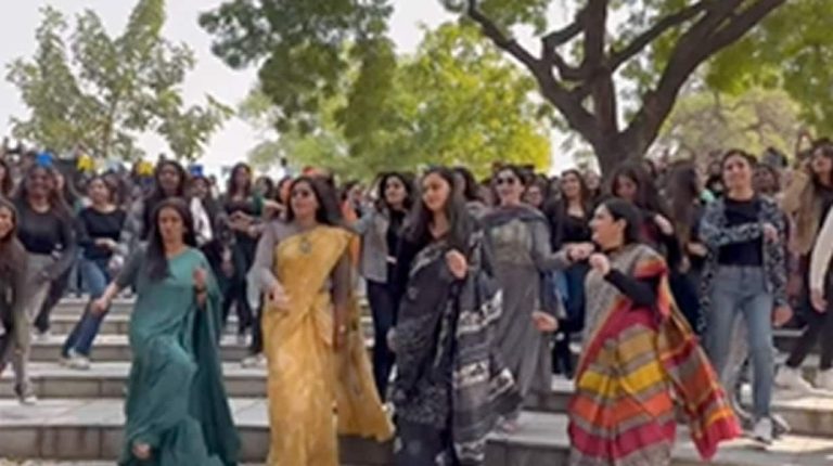delhi university professors dancing on pathaan song