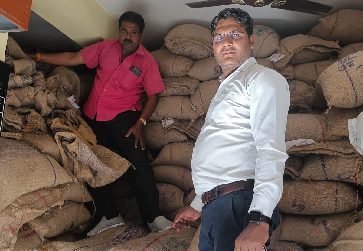 हितग्राहियों को पात्रता का राशन प्रदाय नहीं करने पर विक्रेता के विरूद्ध एफआईआर दर्ज