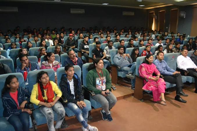 इंदौर के Vikrant Institute में होनहार स्टूडेंट्स को स्कॉलरशिप के माध्यम से दी जाती है शिक्षा