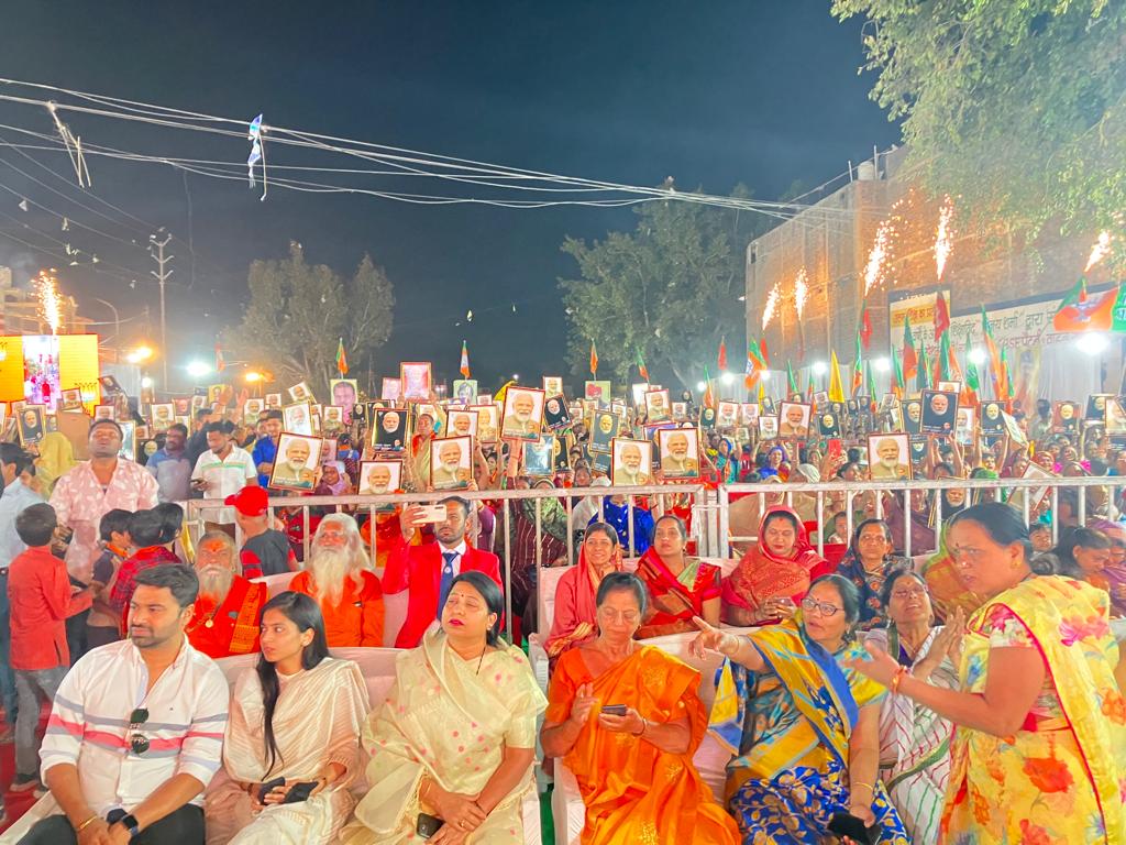 Indore : शहर के विभिन्न स्थानों पर निकली विकास यात्रा, हितग्राहियों को किया गया लाभ वितरित
