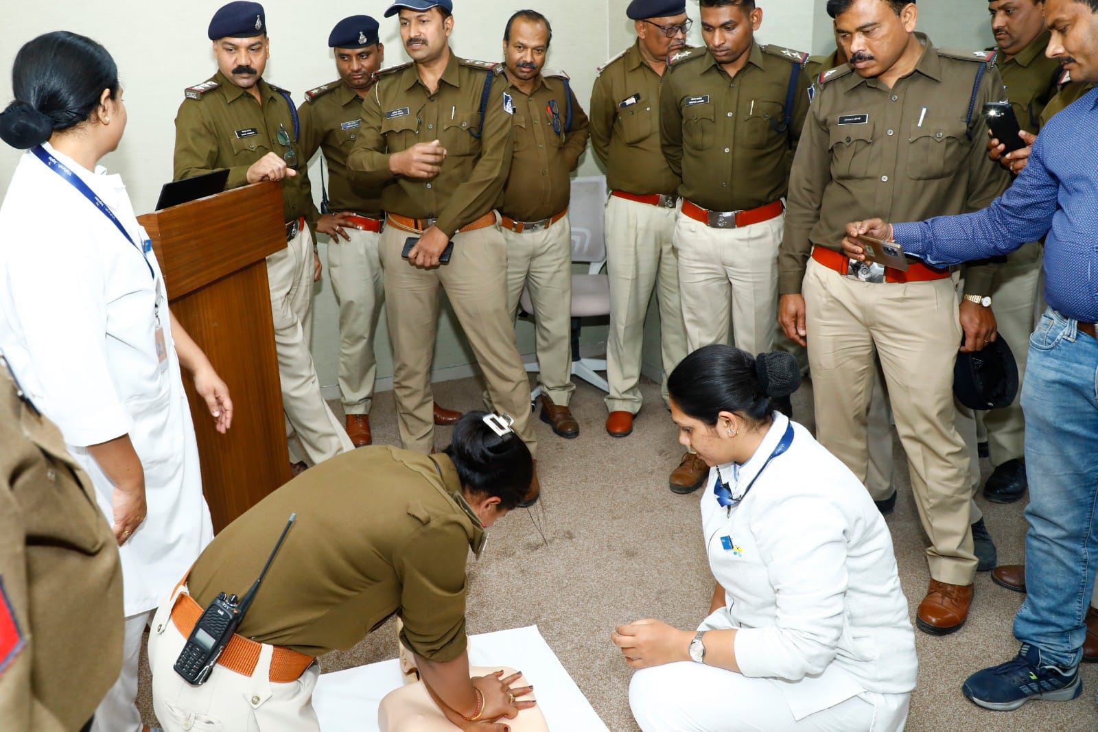 विशेष जुपिटर हॉस्पिटल में पुलिसकर्मियों के लिए सीपीआर प्रशिक्षण कार्यक्रम हुआ आयोजित, 150 से ज्यादा पुलिस अधिकारी और कर्मचारी हुए शामिल