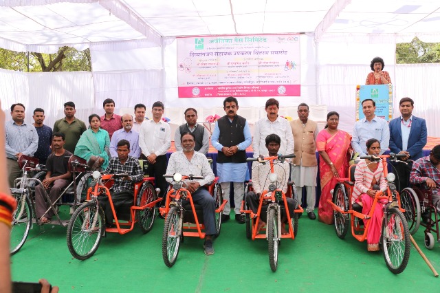 Indore News : विकास यात्रा में दिव्यांगजनो को 26 लाख रुपये की सौगात