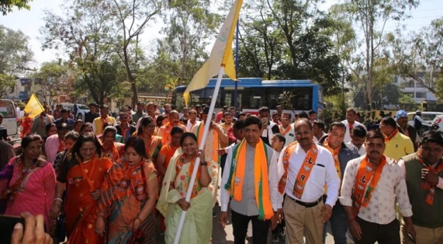 इंदौर जिले में जारी है 'विकास यात्राएं', आमजन समर्थन के साथ शासन को दे रहे धन्यवाद