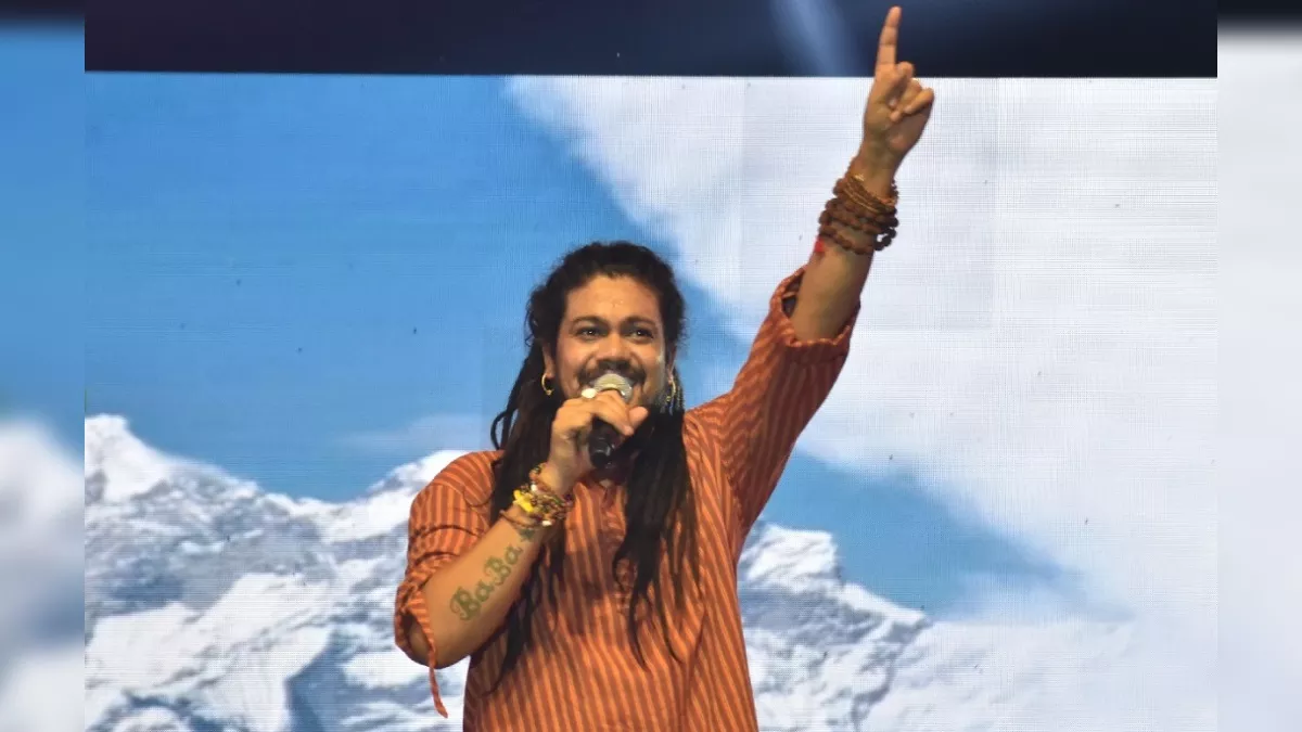 प्रसिद्ध भजन गायक हंसराज रघुवंशी के भजनों पर खुशी के साथ झूमी इन्दौर की जनता