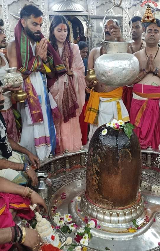 virat kohli and anushka sharma in mahakal temple ujjain