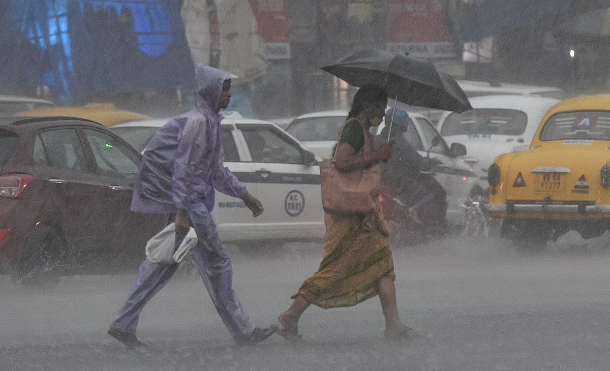 IMD ने जारी किया अलर्ट, अगले 24 घंटों में इन जिलों में होगी भारी बारिश