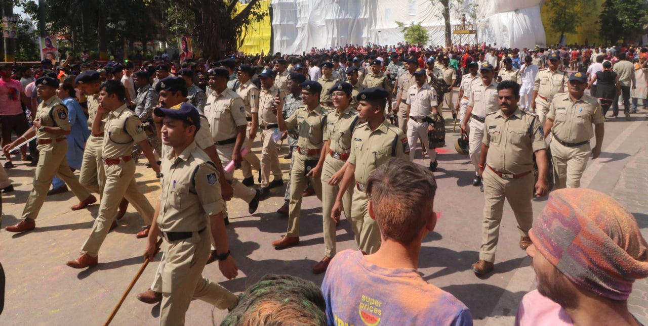 इंदौर शहर में पूरे हर्षोल्लास और उत्साह के साथ मना रंगपंचमी का त्यौहार, पुलिस पूर्ण सतर्कता के साथ रही तैनात