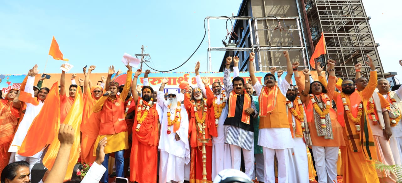 भगवा वाहन यात्रा ने रचा विश्व कीर्तिमान, 11 हजार वाहनों के साथ भगवामय हुई इंदौर की धरा
