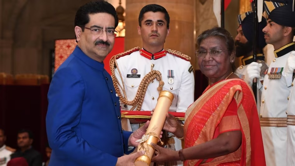 राष्ट्रपति मुर्मू ने देश की 106 हस्तियों को किया पद्म पुरुस्कार से साम्मनित, इस शख्सियत को मिला पद्मभूषण