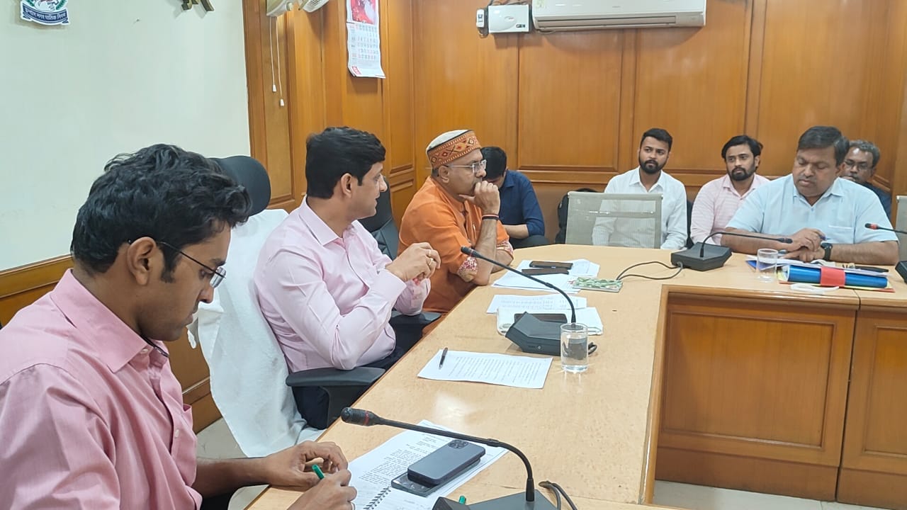 Indore : शहर में किसी भी प्रकार की नवीन अवैध कॉलोनी का निर्माण ना हो- महापौर भार्गव