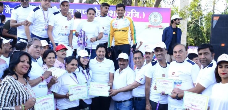 Indore : भगवान महावीर जन्म कल्याणक के पूर्व अहिंसा शाकाहार के संदेश को लेकर साइक्लोथान की विशाल रैली