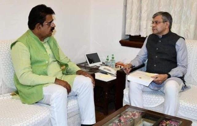 इंदौर के लक्ष्मीबाई रेलवे स्टेशन को बाणगंगा की तरफ से विकसित करने की मांग, सांसद लालवानी ने की रेल मंत्री से मुलाकात