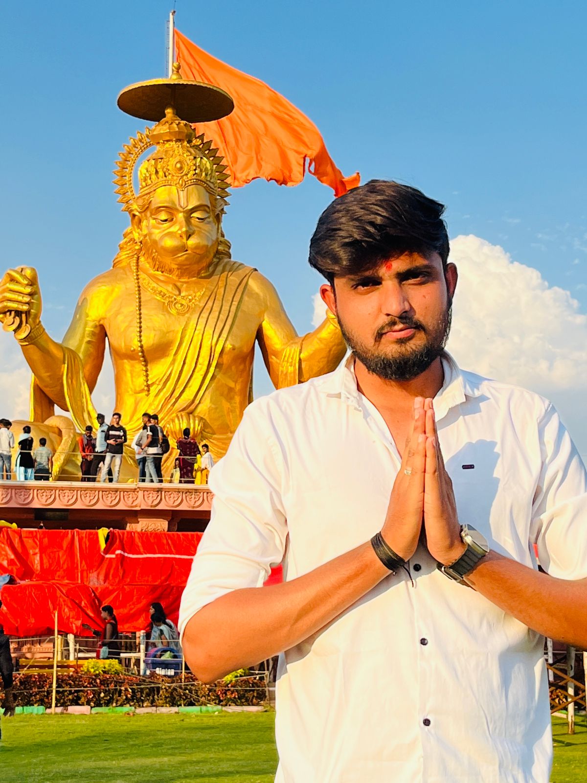 दिनभर इंस्टाग्राम पर वीडियो बनाते हो, यह चीजें खाने को नहीं देगी, अपनों के तानों को तारीफ में बदला, नतीजा आज indoreshahar पेज के 99 हज़ार फॉलोवर, एडमिन शुभम निहाल सिंह सिसोदिया