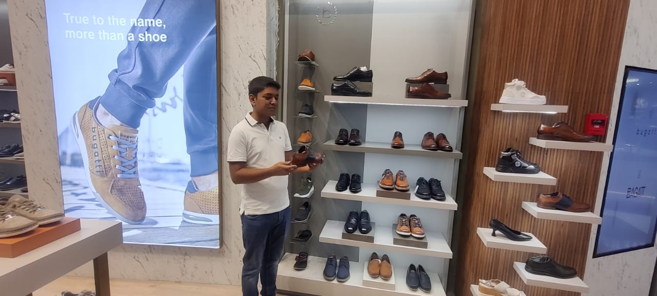 एस्टरम्युलर इंडिया का नया बुगाटी स्टोर इंदौर में शुरू