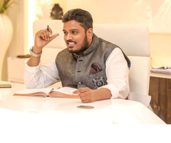 मेहनत व लगन से अक्षय ने बनाया मुकाम, अब सक्रिय राजनीति में, विधानसभा क्षेत्र इंदौर-4 से कांग्रेस उम्मीदवार के लिए पेश की दावेदारी