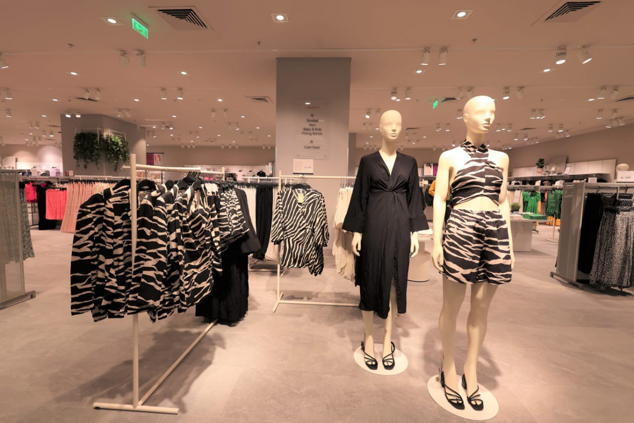 Indore : H&M ने फीनिक्स सिटाडेल मॉल में खोला अपना तीसरा आउटलेट