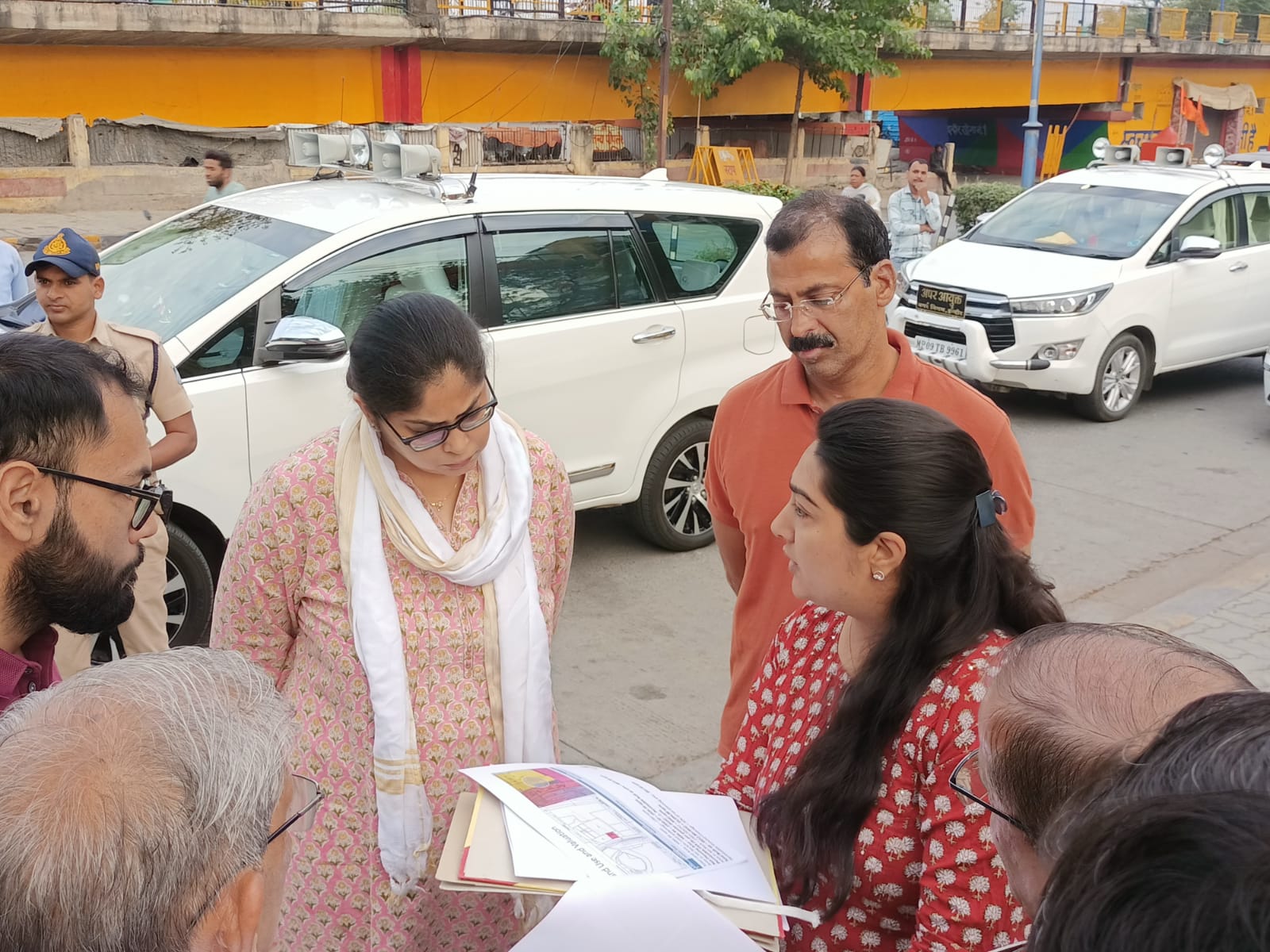 आयुक्त ने स्मार्ट सिटी के प्रोजेक्ट का किया निरीक्षण, राजकुमार मिल सब्जी मंडी स्थित तालाब का होगा जीर्णाेद्धार