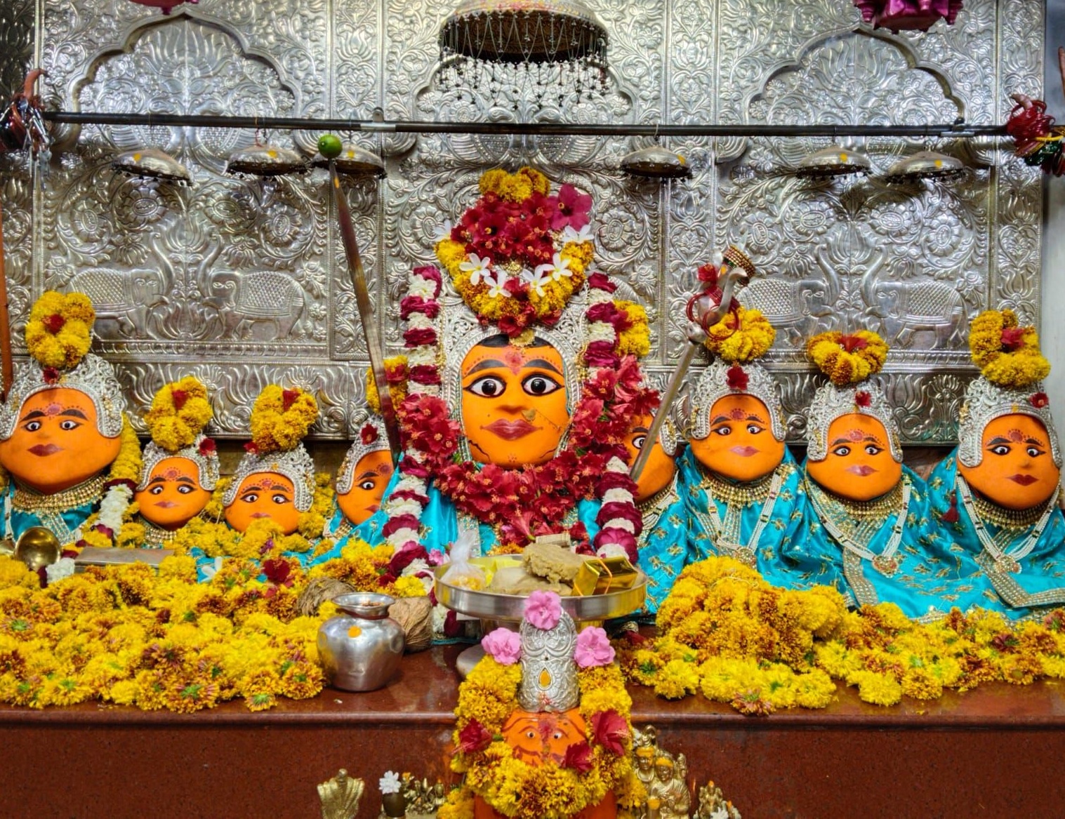 Live Darshan : हमारे साथ कीजिए देश और दुनिया के प्रमुख मंदिरों के लाइव दर्शन