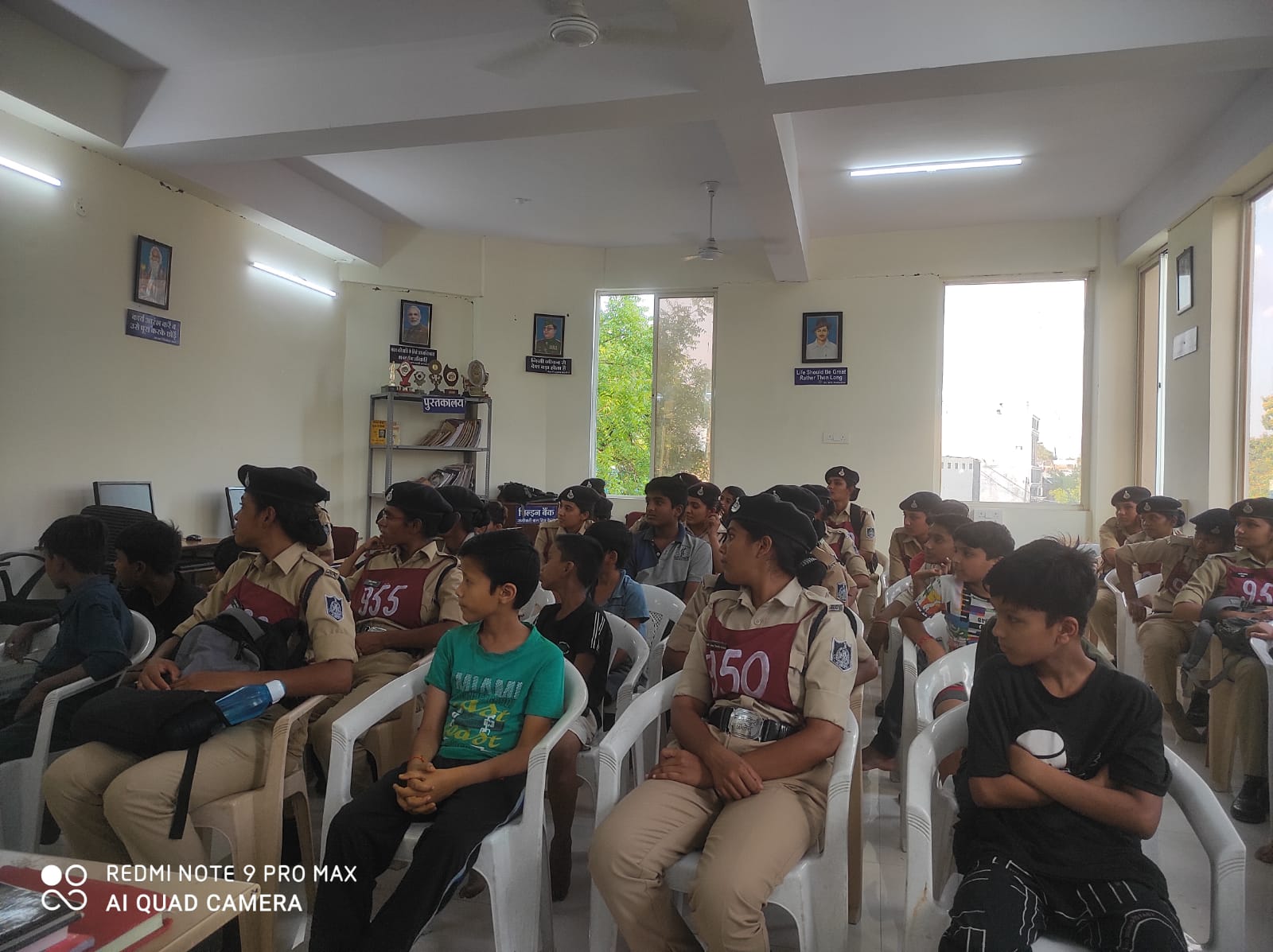 इंदौर: थाना छत्रीपुरा स्थित बाल मित्र केंद्र पर समर कैंप में लगी साइबर और योगा की क्लास, हर रोज बच्चे नई एक्टिविटी से हो रहे रूबरू