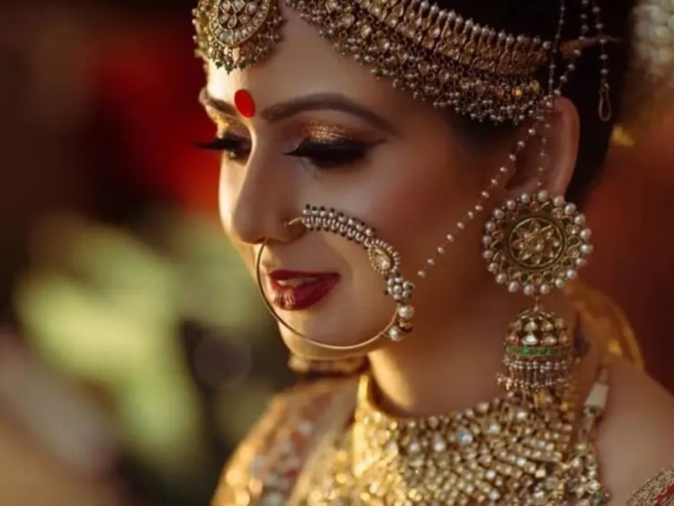 मध्यप्रदेश की एक ऐसी जगह, जहां लगती है महिलाओं की मंडी, मात्र 15 हजार रुपए से किराए पर मिलती है औरतें