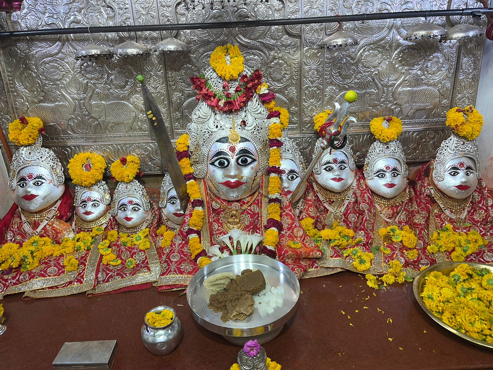 Live Darshan : हमारे साथ कीजिए देश और दुनिया के प्रमुख मंदिरों के लाइव दर्शन