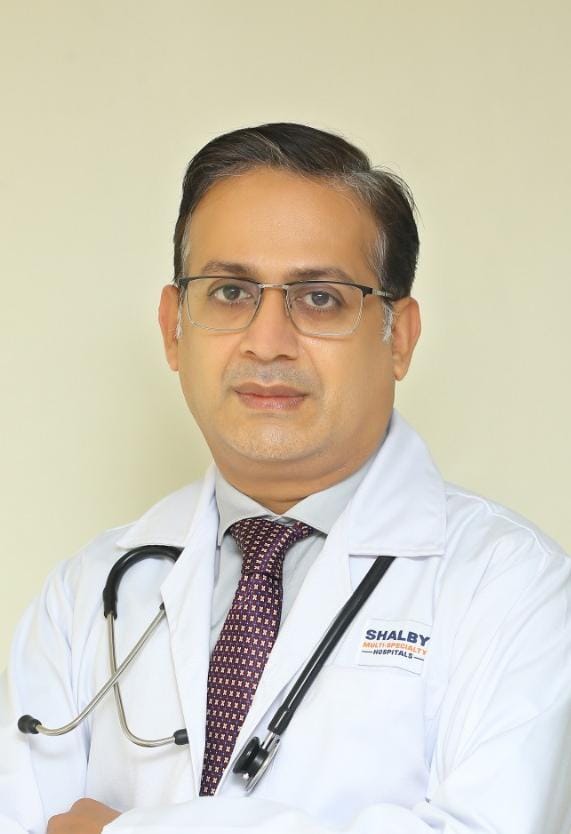 पिछले कुछ सालों में यूरोलॉजी मैं कई बदलाव आए हैं इससे संबंधित लोगों में जागरूकता बढ़ी है, वही इससे संबंधित बीमारियां ज्यादा अग्रेसिव हो गई हैं - Dr. Vineet Naja Jain Shalby Hospital