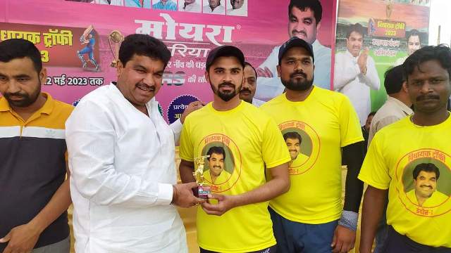 Indore : विधायक ट्रॉफी क्रिकेट में एक ओवर में लगे 6 छक्के, मैच देखने उमड़ रही भीड़