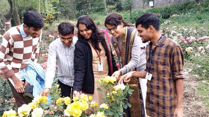 मेडिकैप्स यूनिवर्सिटी के एग्रीकल्चर स्टूडेंट्स 10-दिवसीय यात्रा पर, विभिन्न प्रदेशों की खेती और अन्य चीजों के बारे में जाना