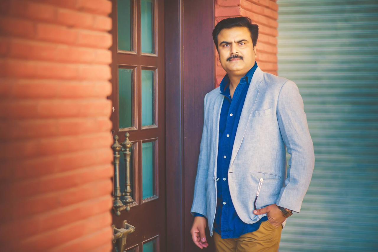बाजार अपने बाजारवाद का स्थापित प्रतिनिधित्व करता है, लेकिन इस बीच शिक्षा एक पवित्र कार्य है इसे बाजार समझना गलत है, इसमें आपकी भावनाओं का सही होना अनिवार्य है, श्रीद्वांत जोशी डायरेक्टर कौटिल्य एकेडमी