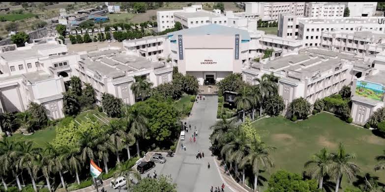 क्वालिटी ऑफ एजुकेशन और टॉप प्लेसमेंट के चलते पारूल यूनिवर्सिटी बनी स्टूडेंट्स की पहली पसंद, हर साल 45 हजार से ज्यादा स्टूडेंट कर रहे शिक्षा हासिल - Parul University