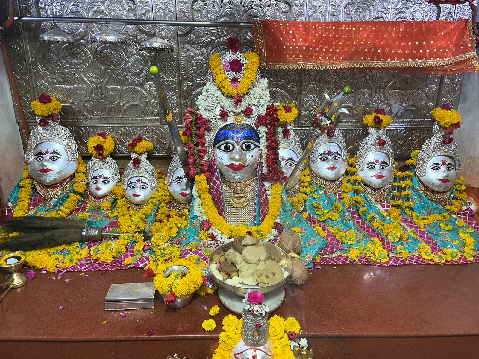 Live Darshan : हमारे साथ कीजिए देश और दुनिया के प्रमुख मंदिरों के लाइव दर्शन