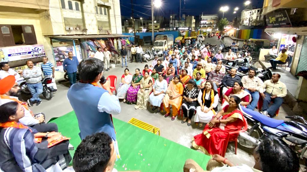 Indore : विधानसभा क्षेत्र के सभी गरीबों एवं वंचितों का संपूर्ण विकास ही मेरा लक्ष्य-आकाश विजयवर्गीय