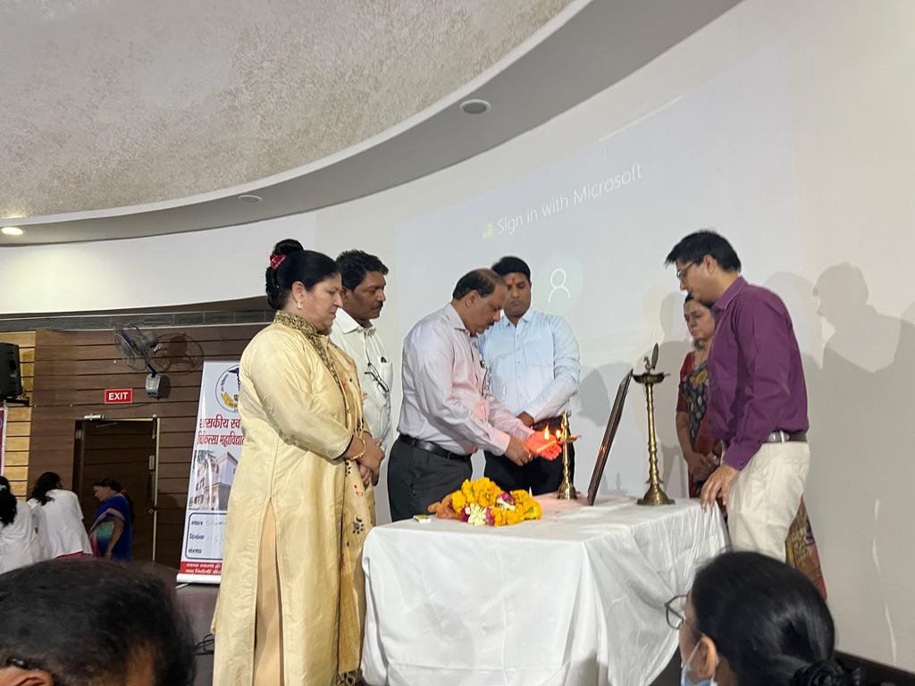 Indore : कलेक्ट्रेट कार्यालय में निःशुल्क दंत परीक्षण शिविर और नशा मुक्ति जागरुकता कार्यक्रम हुआ संपन्न