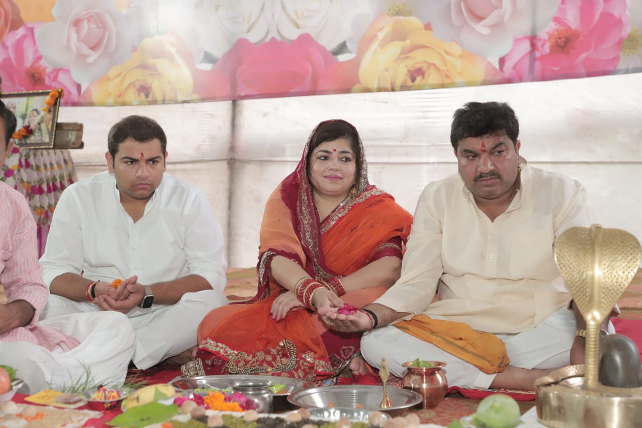विधायक संजय शुक्ला द्वारा किया गया विशाल रुद्राभिषेक का आयोजन, सैकड़ों नागरिकों ने किया भगवान शिव का अभिषेक