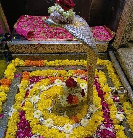 Live Darshan : हमारे साथ कीजिए देश और दुनिया के प्रमुख मंदिरों के लाइव दर्शन