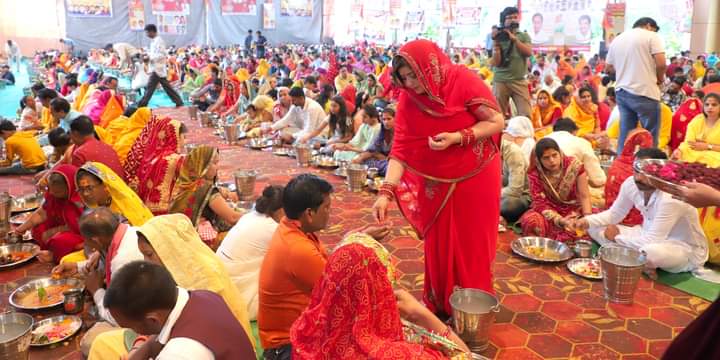 विधायक संजय शुक्ला के आयोजन में सावन सोमवार के दिन श्रद्धालुओं ने किया ओम नमः शिवाय का जाप