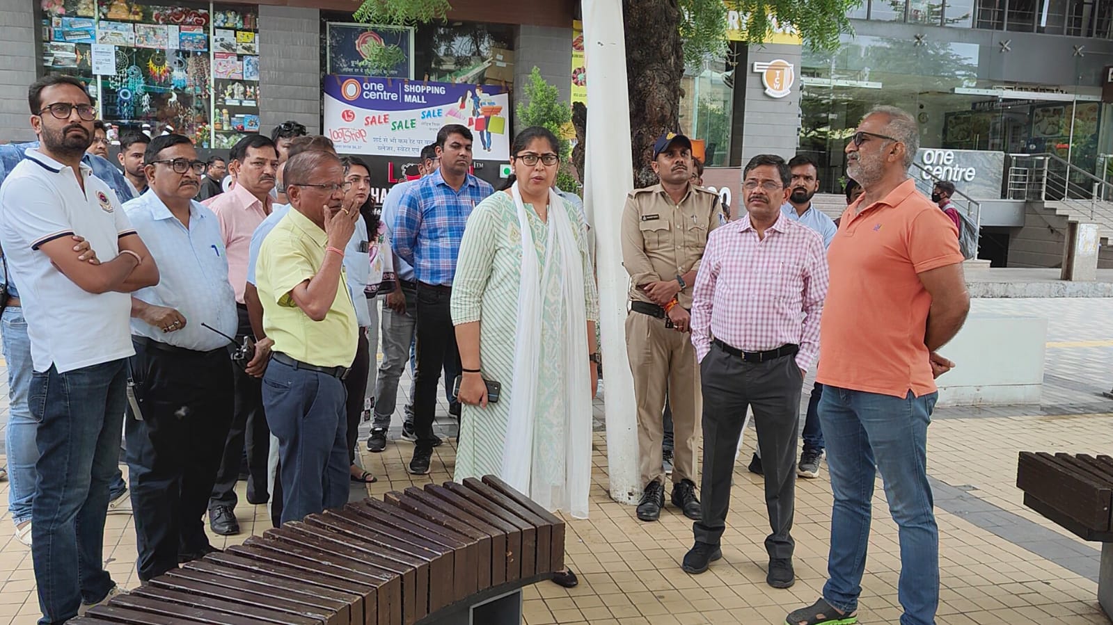 आयुक्त हर्षिका सिंह ने किया 56 दुकान का निरीक्षण, G20 सम्मेलन में पधारने वाले अतिथियों को कराया जाएगा रात्रि भोजन