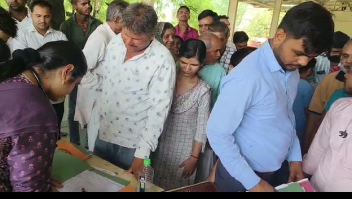 गीता भवन स्थित मंदिर में मिर्गी संबंधित मरीजों के लिए चलाया जा रहा निशुल्क कैंप