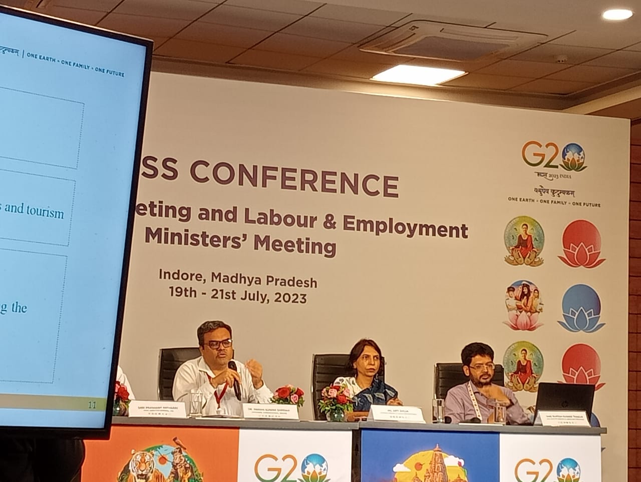 G20 की चौथी और अंतिम बैठक इंदौर में आज से, विभिन्न देशों के 165 प्रतिनिधि होंगे शामिल आयोजन के दौरान सांस्कृतिक कार्यक्रम के साथ हेरिटेज वॉक और साइकिलिंग भी होगी