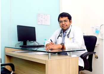 पहले के मुकाबले पाचन और और पेट से संबंधित समस्याओं में बढ़ोतरी हुई है, पहले जो समस्या 40 की उम्र में देखने को मिलती थी अब वह 20 की उम्र में देखने को आती है सामने, डॉक्टर हर्षल शाह डीएनएस एंड एमिनेंट हॉस्पिटल