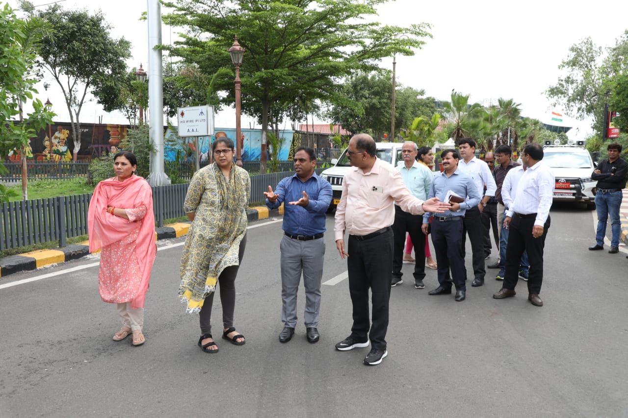 Indore : 10 जुलाई को लाखों लाड़ली बहनें मैदान में जुटेगी, लाठी प्रदर्शन के साथ CM शिवराज को भेंट करेगी 101 फीट की विशाल राखी