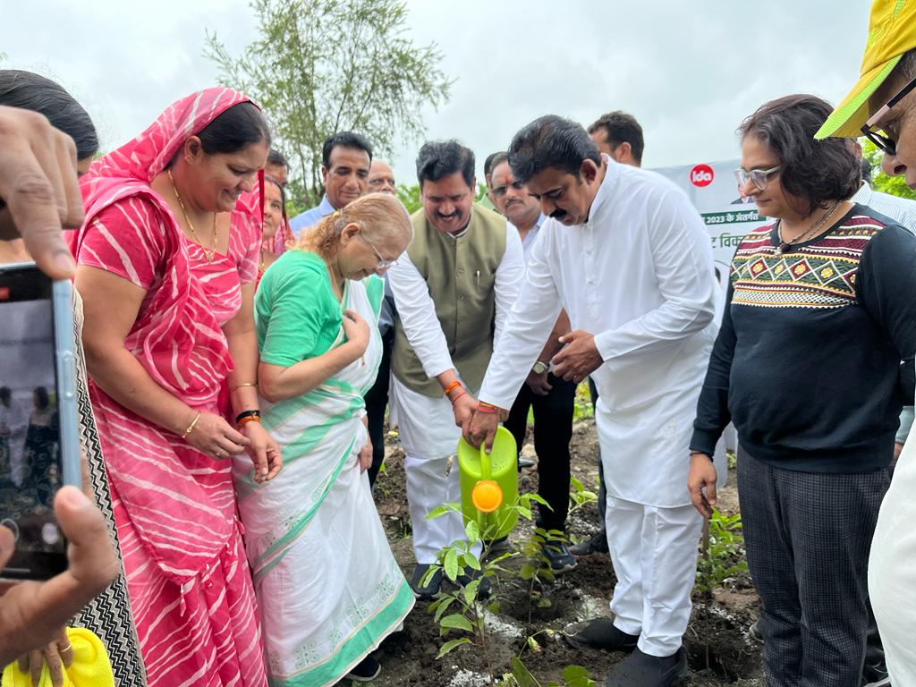 हरियाली महोत्सव : IDA ने आज लगाए 7100 पौधे, इस हफ्ते 35000 लगाने का है लक्ष्य