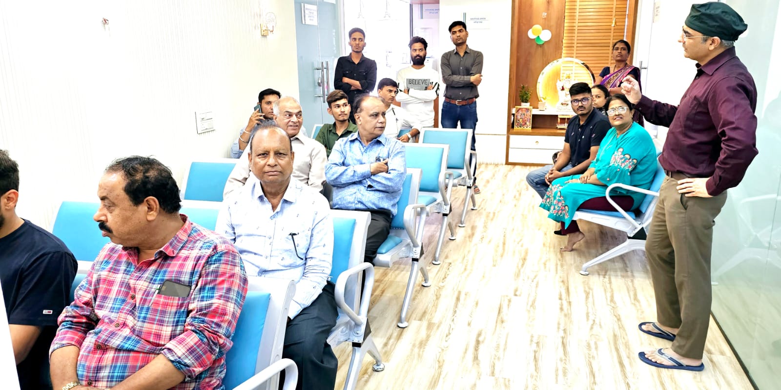 आंखों के करीब से स्मार्टफोन के इस्तेमाल से बच्चों में स्क्विंट आंखें या भेंगापन का खतरा - डॉ.अमित सोलंकी