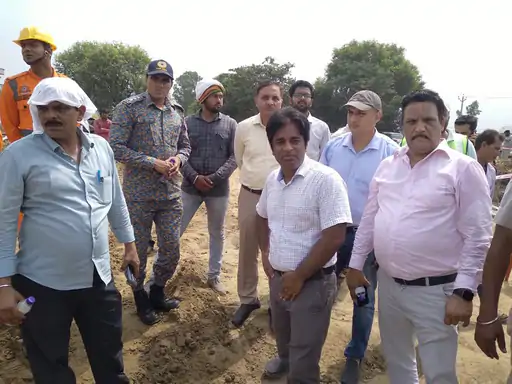 19 घंटे से बोरवेल में फंसा इंजीनियर, दिल्ली-कटरा एक्सप्रेसवे पर फ्लाईओवर के निर्माण के दौरान अंदर फंसा, NDRF ने चलाया रेस्क्यू ऑपरेशन