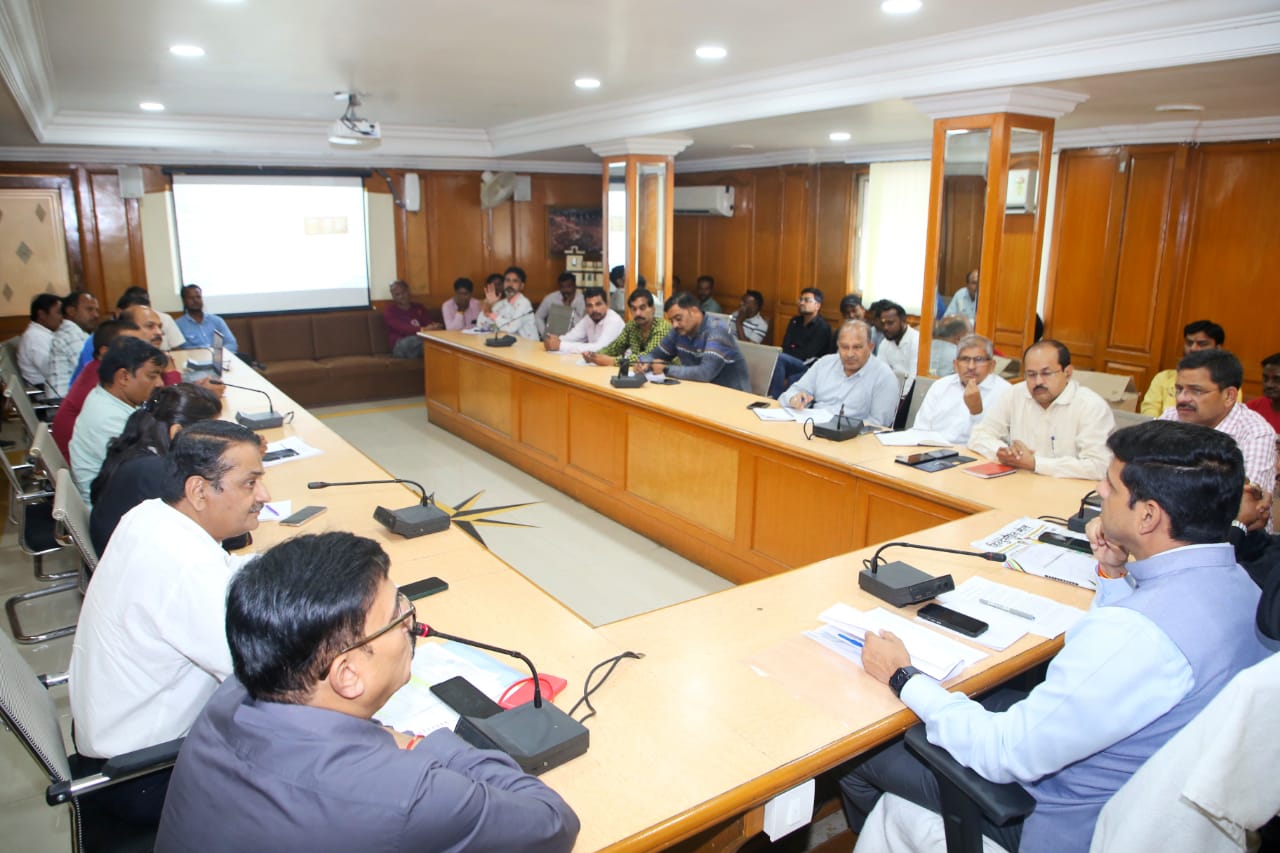 चलित स्कूल बनाए योजना बनाकर खेल गतिविधियों के लिए तैयार करे खेल मैदान - महापौर