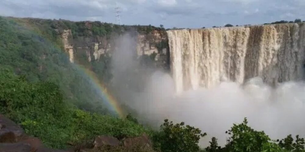 MP Tourism: दीवाना बना देगा भारत के सबसे लोकप्रिय झरनों में शामिल चचाई वॉटरफॉल, एक बार जाने के बाद वापस लौटने का नहीं करेगा मन