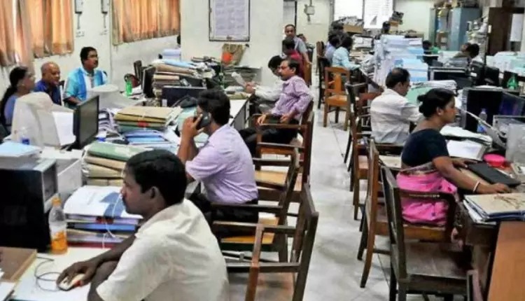 शिक्षक कर्मचारियों के लिए बड़ी खुशखबरी, तनख्वाह में होगी वृद्धि, मिलेगा वेतन संरक्षण का फायदा, स्वास्थ्य सेवा नियमावली को मिली स्वीकृति