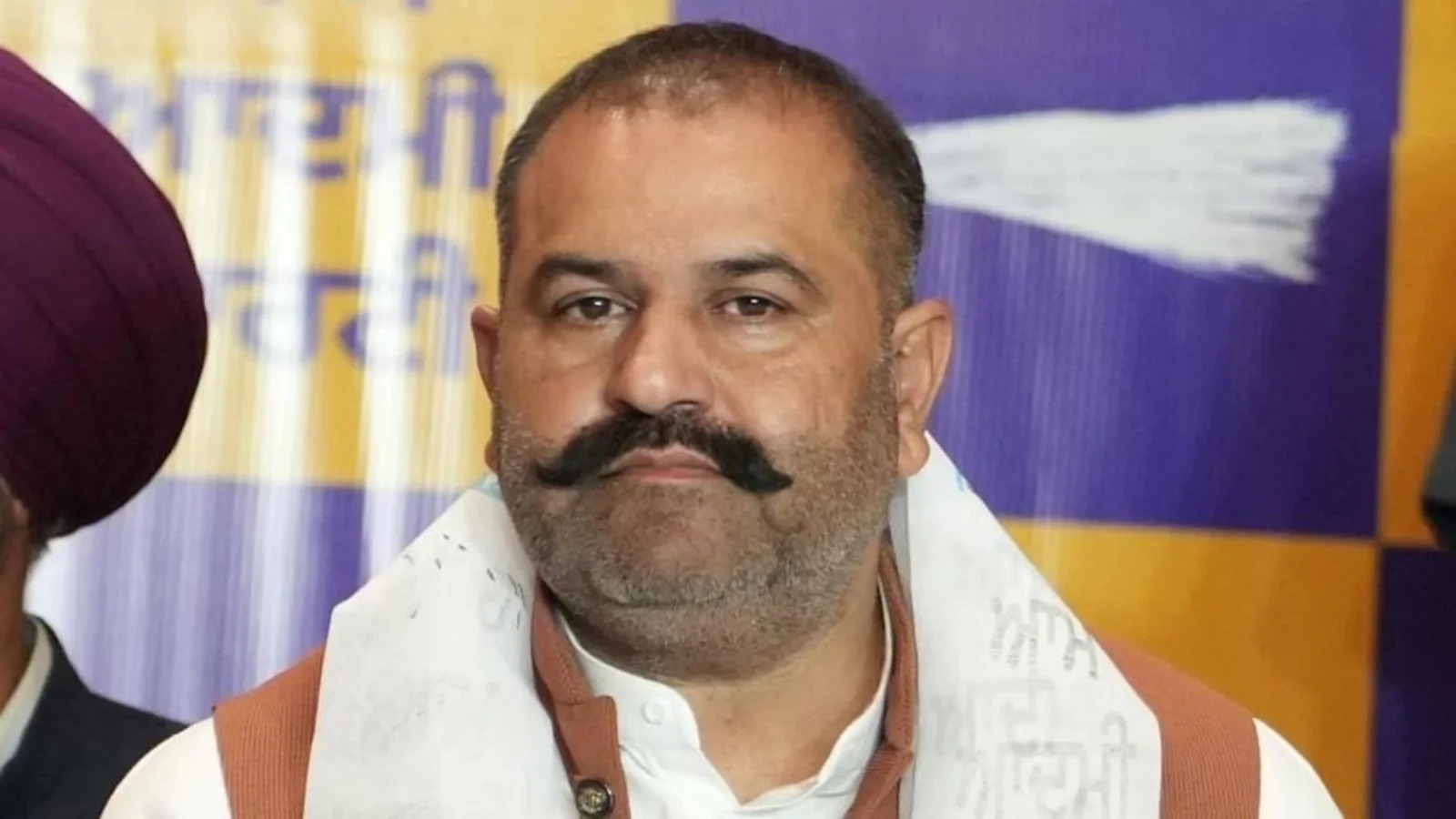 AAP MP Suspend: सदन में कागज फाड़कर फेंकना आप सांसद सुशील कुमार रिंकू को पड़ा भारी, लोकसभा से सस्पेंड
